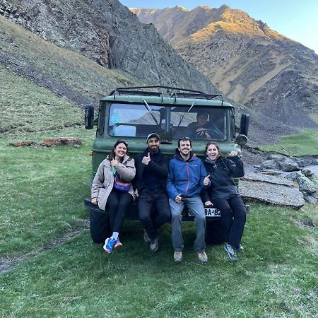 Xinaliq Khinalig Izzet'S Riverside Home Stay المظهر الخارجي الصورة