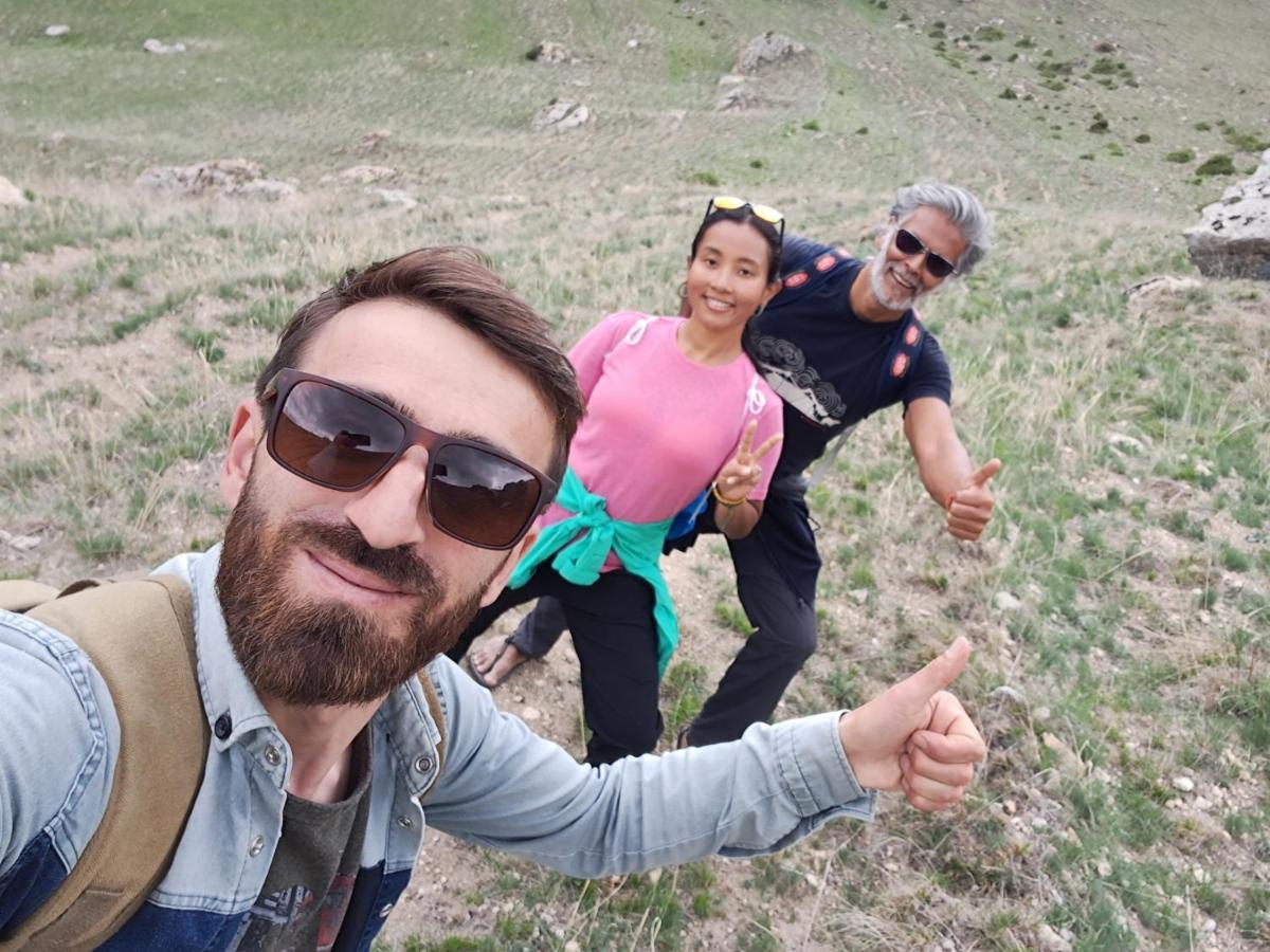 Xinaliq Khinalig Izzet'S Riverside Home Stay المظهر الخارجي الصورة