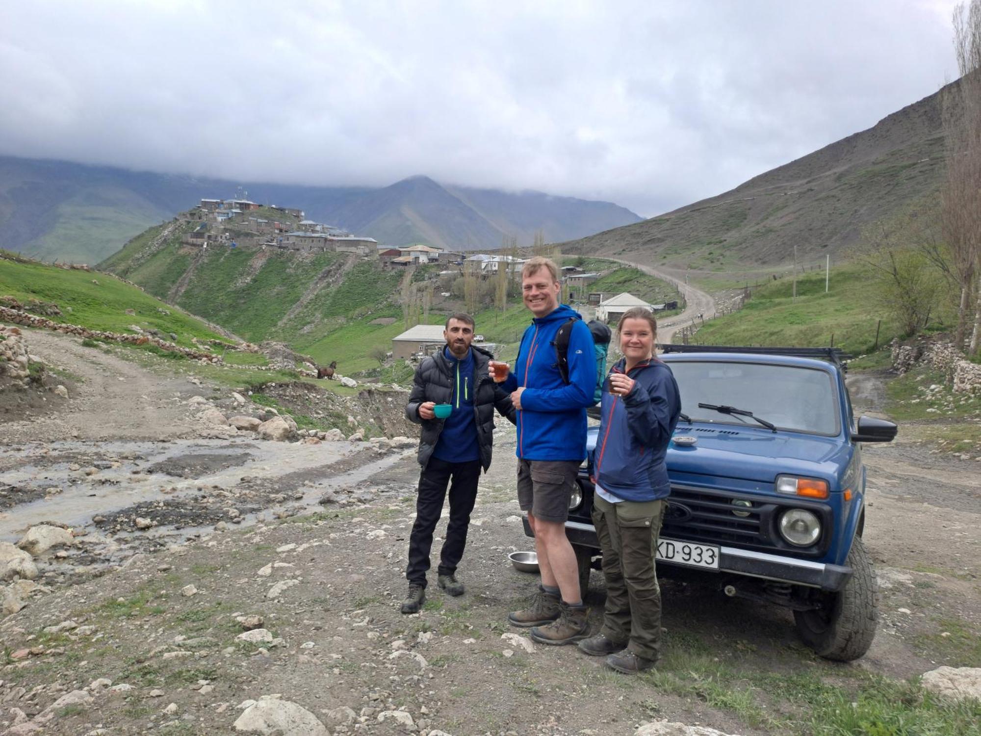 Xinaliq Khinalig Izzet'S Riverside Home Stay المظهر الخارجي الصورة