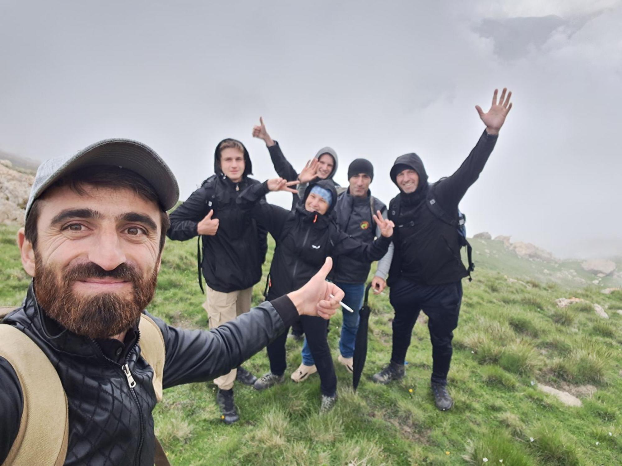 Xinaliq Khinalig Izzet'S Riverside Home Stay المظهر الخارجي الصورة