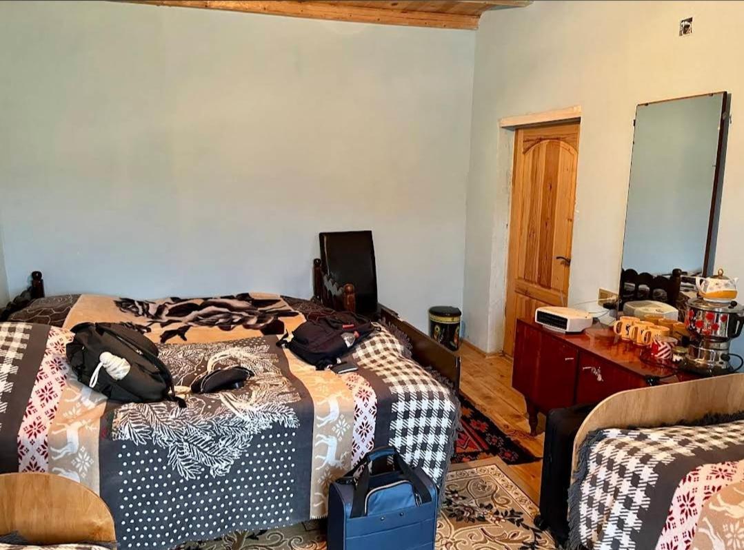 Xinaliq Khinalig Izzet'S Riverside Home Stay المظهر الخارجي الصورة