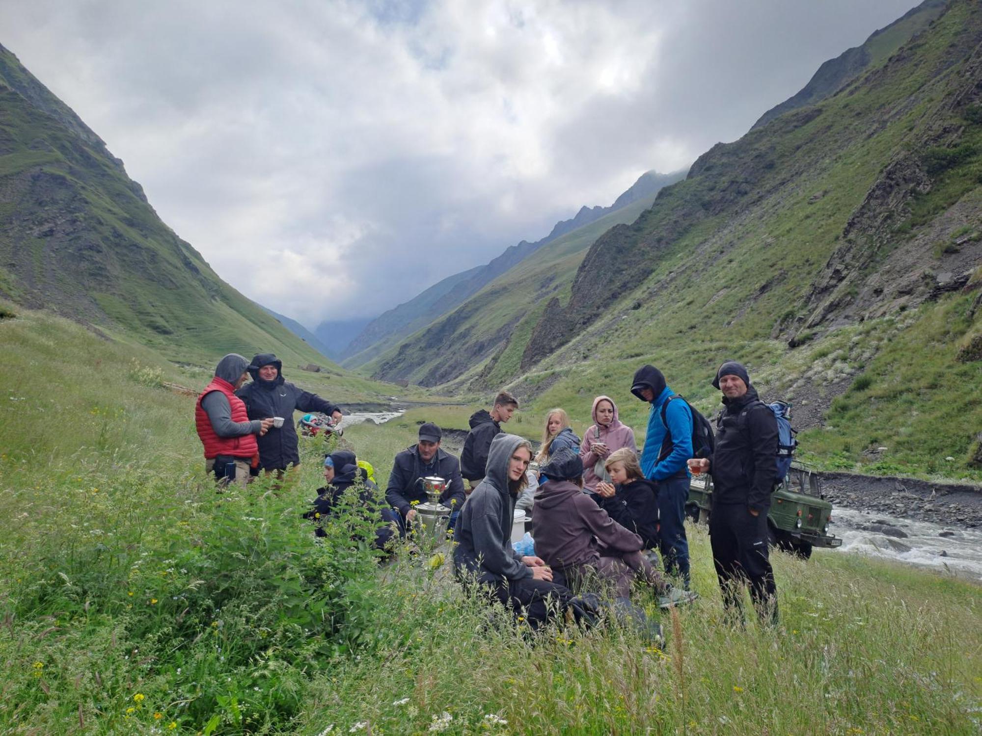 Xinaliq Khinalig Izzet'S Riverside Home Stay المظهر الخارجي الصورة