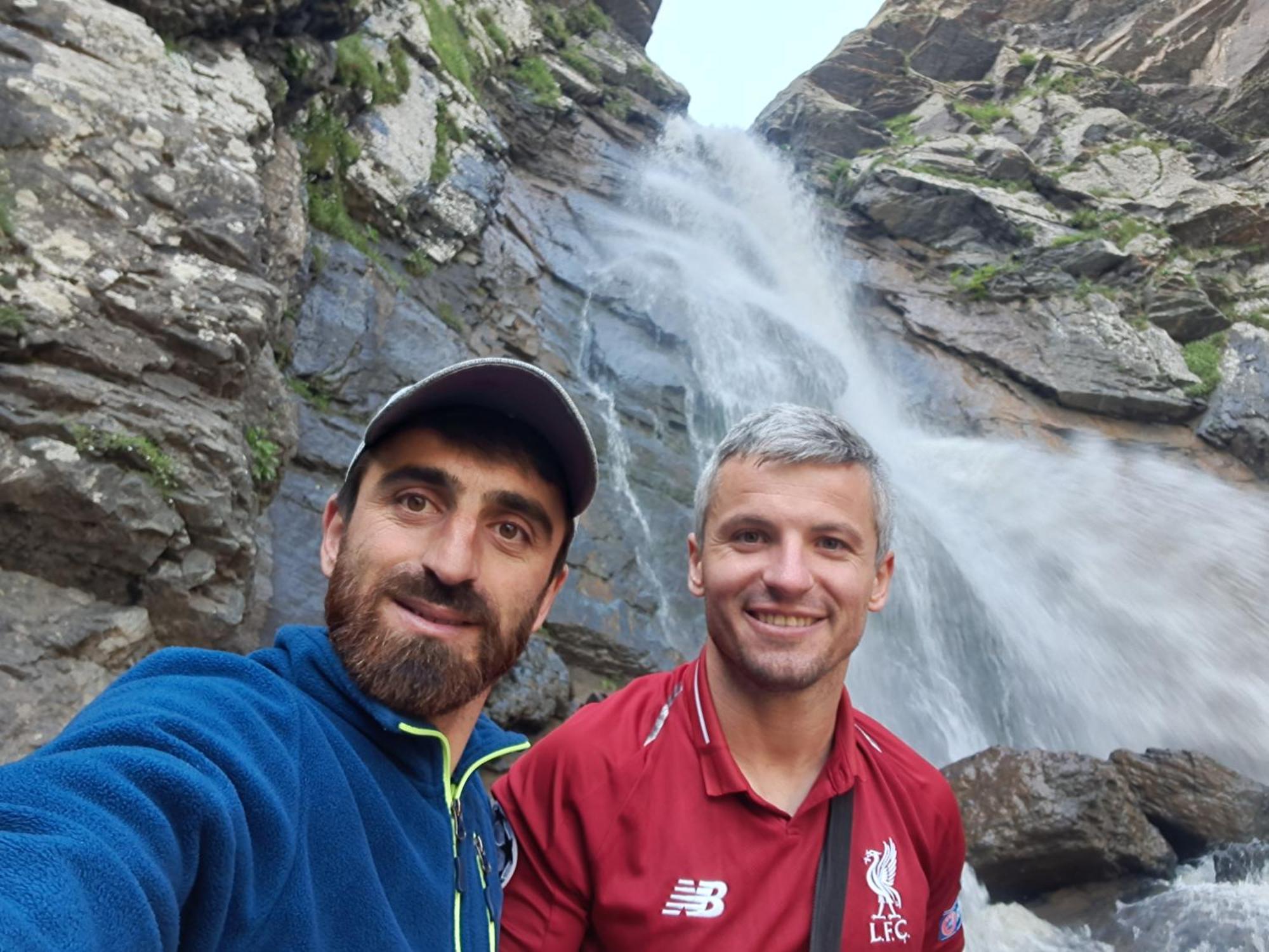Xinaliq Khinalig Izzet'S Riverside Home Stay المظهر الخارجي الصورة