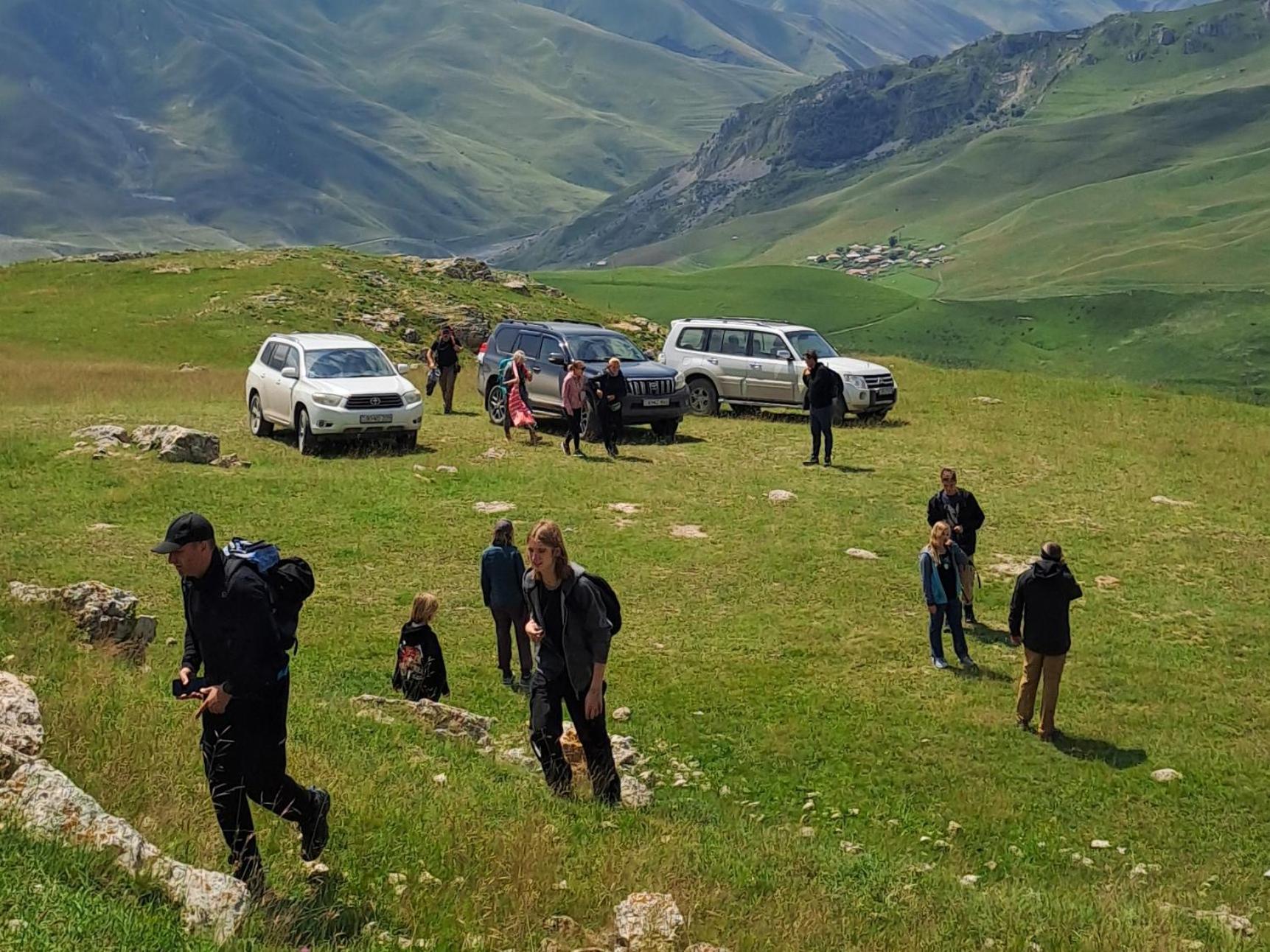 Xinaliq Khinalig Izzet'S Riverside Home Stay المظهر الخارجي الصورة
